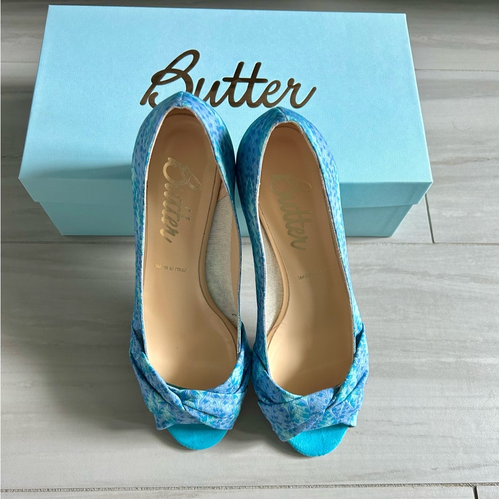 Butter Women's Blue Patterned Wedges